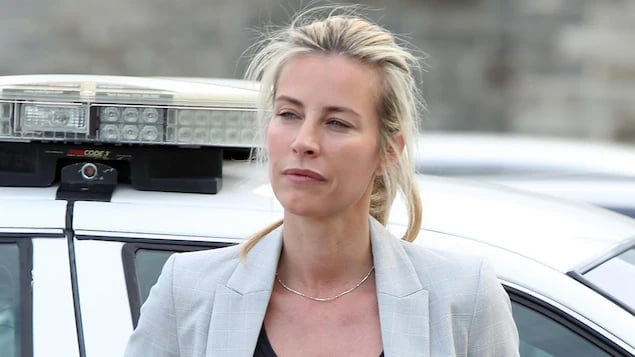 Julie du Page est en tournage pour 5e rang et souligne un moment très spécial