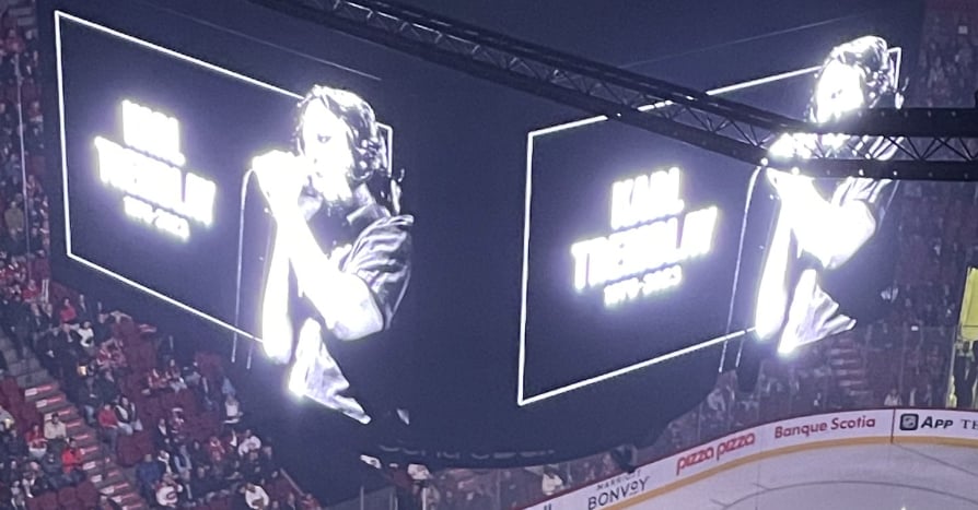 Le Canadien rend un hommage magnifique à Karl Tremblay au Centre Bell