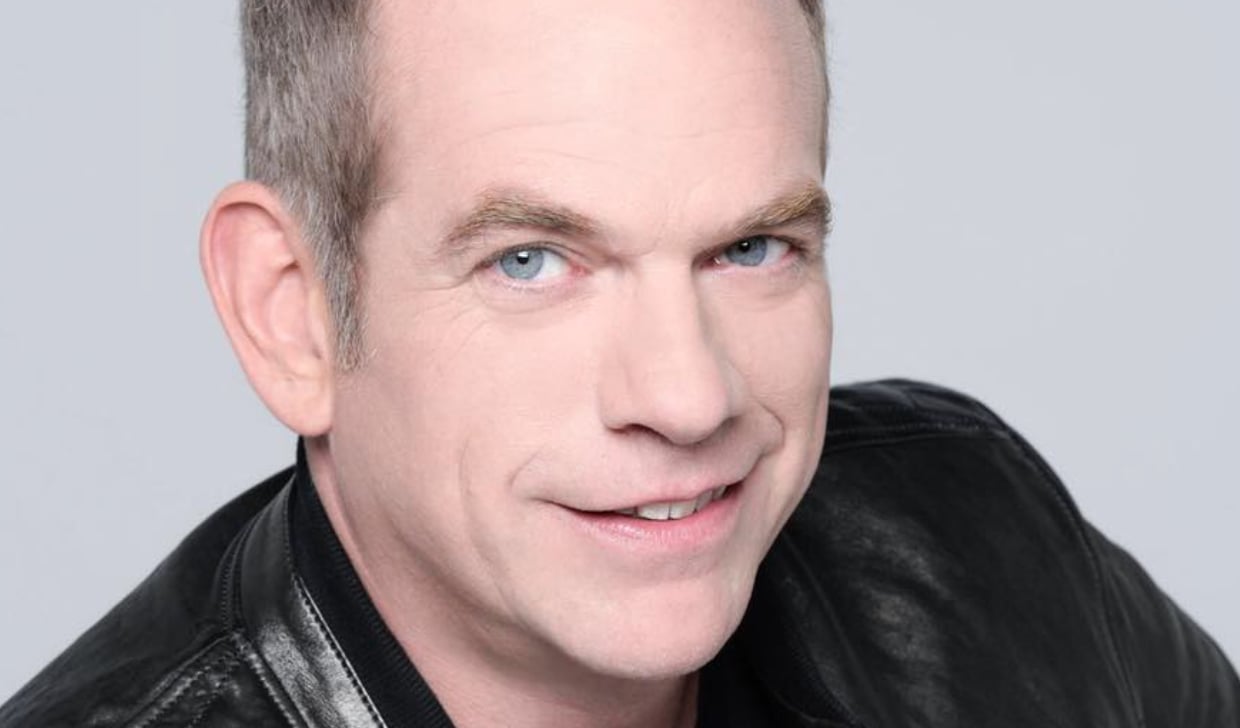 Garou plus resplendissant que jamais sur une magnifique photo