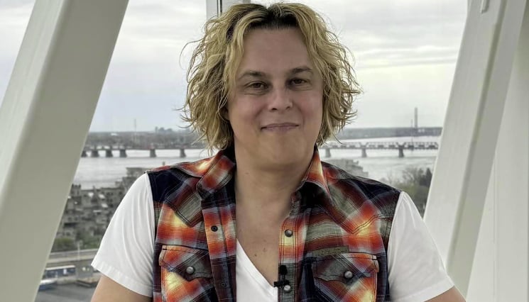 Alex Perron sera en couple avec cet acteur bien connu dans une aventure prometteuse