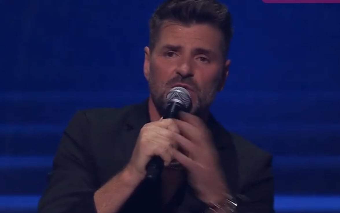 Voici un extrait du numéro d'humour de Marc Dupré sur René Angélil et Céline Dion et il ne fait pas l'unanimité