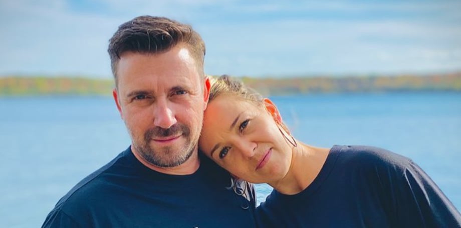 Julie Houle de La poule aux œufs d'or et son conjoint passent un moment bien spécial en amoureux