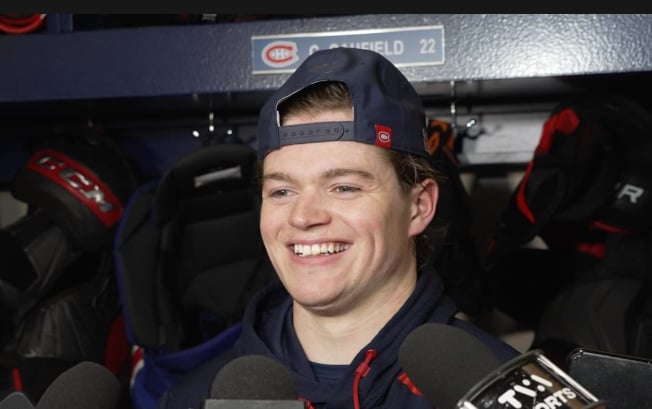 Cole Caufield partage une nouvelle photo avec son frère et la ressemblance est hallucinante
