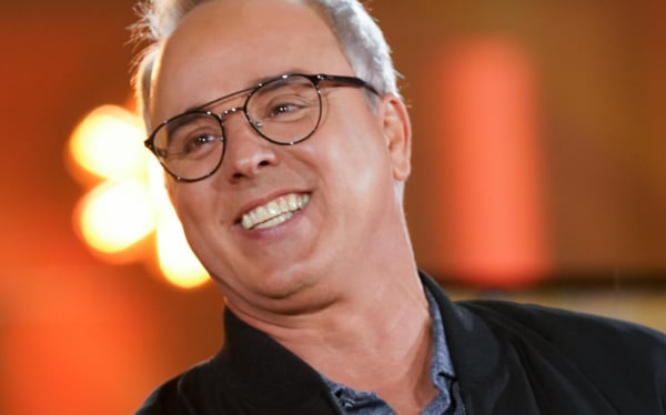 Gino Chouinard fait tourner les têtes au party de Noël de Salut Bonjour