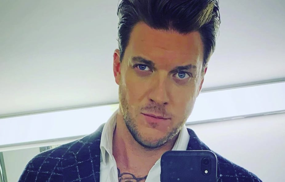 Mathieu Baron dévoile qu'il est en couple et partage une photo pour l'occasion