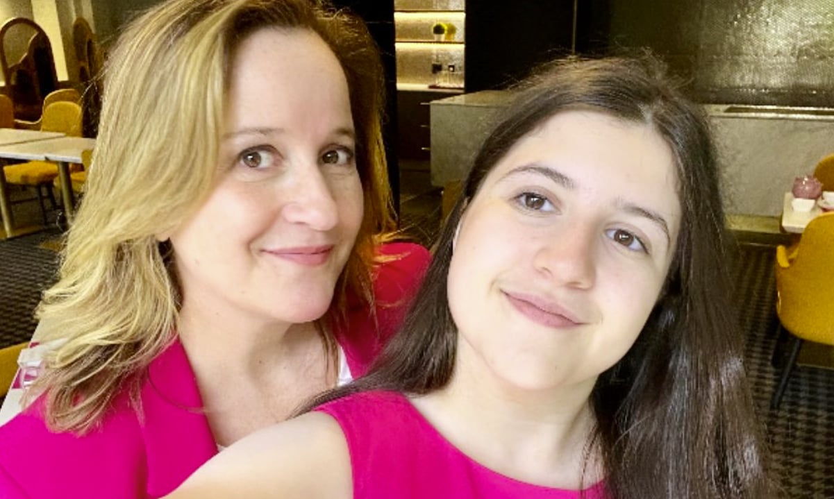 Élyse Marquis s'amuse dans la suite Barbie avec sa fille et elle partage toutes les photos