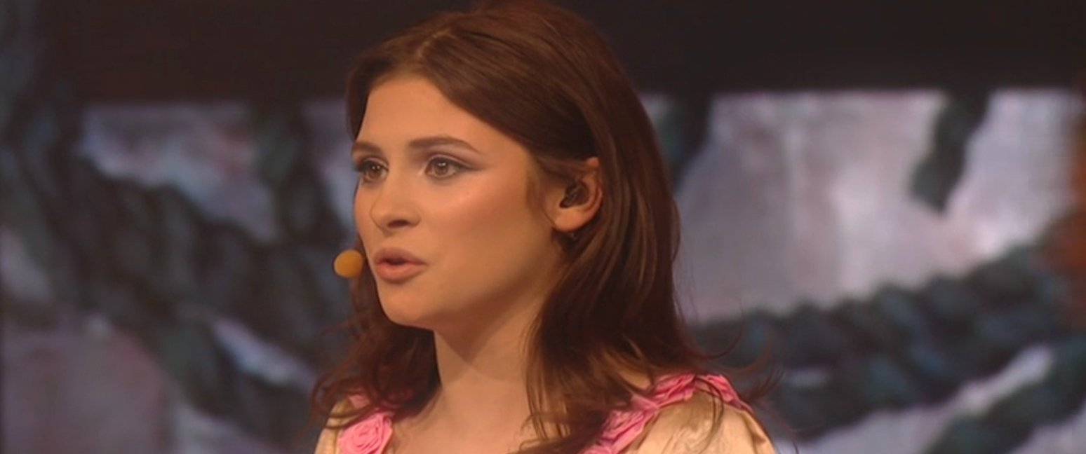 Mia Tinayre a complètement volé la vedette dimanche soir à Star Académie et une question est sur toutes les lèvres