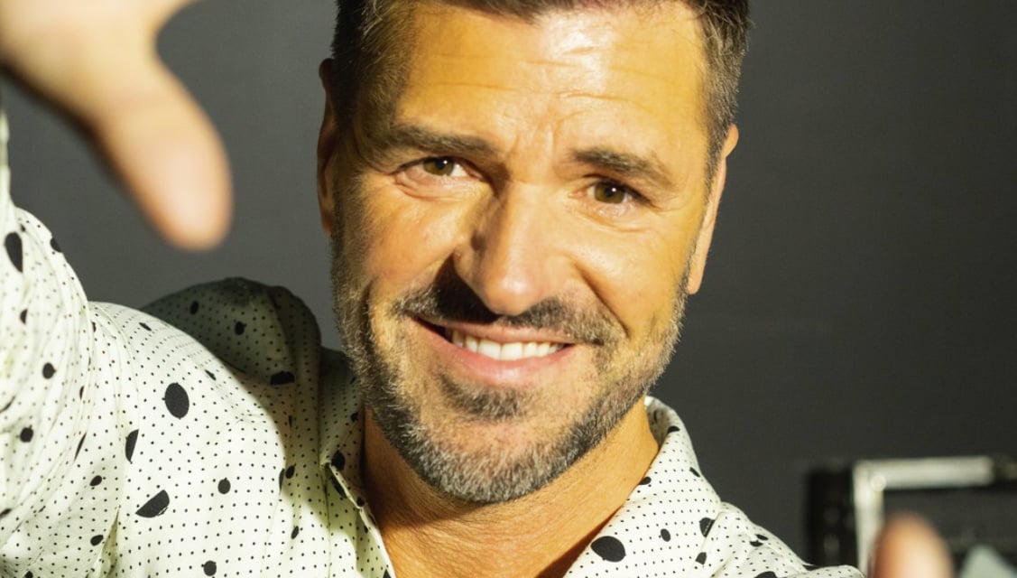 Marc Dupré s'exprime en utilisant la musique et il partage une rare photo de lui