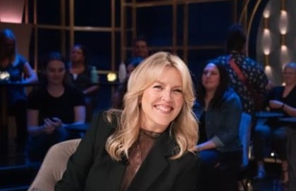 Julie Bélanger partage une rare photo avec son frère et ils se ressemblent comme deux gouttes d'eau