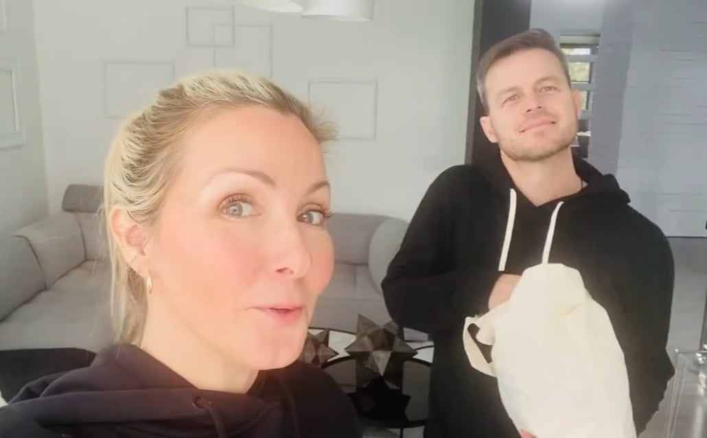 Véronique Cloutier partage une adorable photo avec Louis Morissette lors d'un mariage