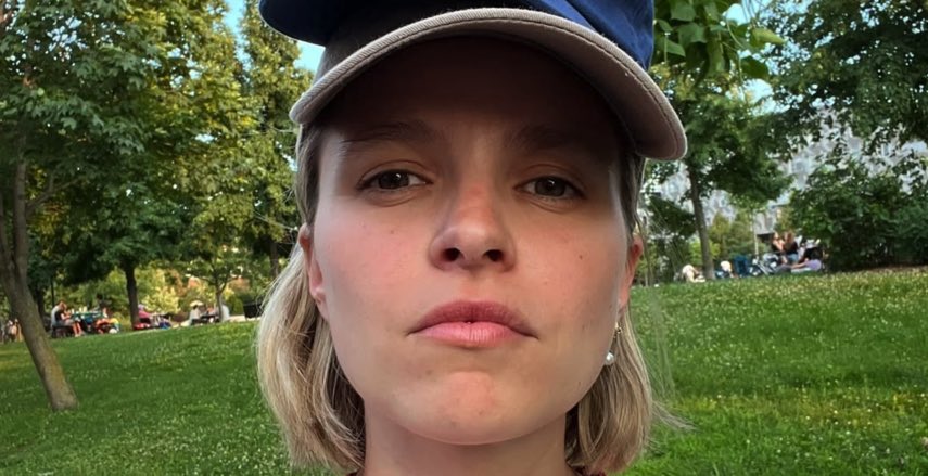 Enceinte, Sarah-Jeanne Labrosse publie une nouvelle photo de sa petite bedaine qui prend forme