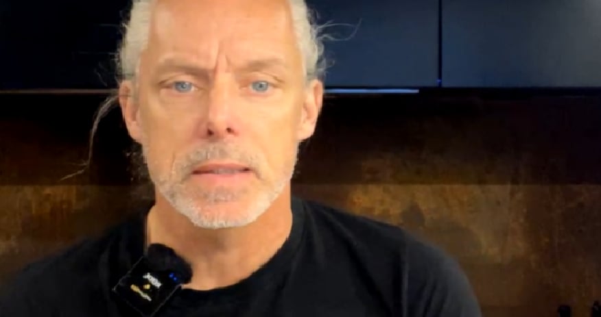 François Lambert offre une réponse intrigante au sujet de l'émission En direct de l'univers 