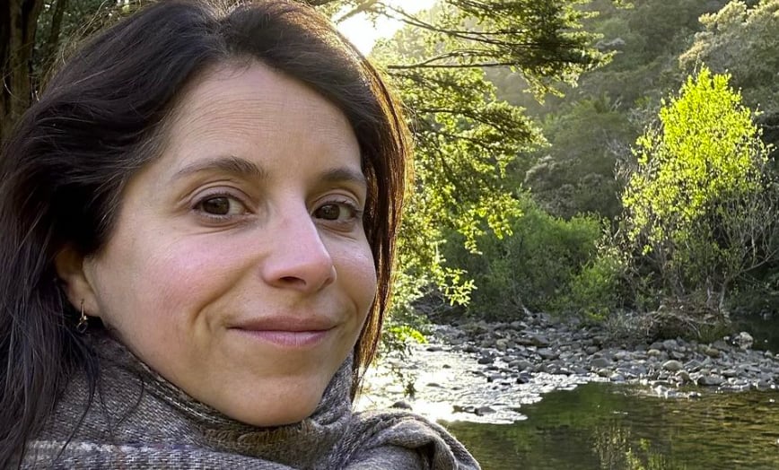 Rares photos d'Anaïs Favron en voyage avec son fils