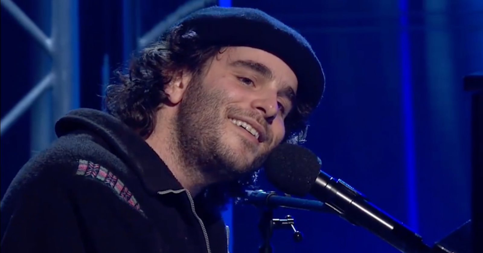 Le public d’En direct de l’univers tombe complètement sous le charme de ce jeune artiste