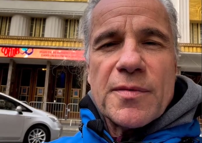 Bruno Pelletier publie une rare photo avec sa sœur pour une occasion spéciale 