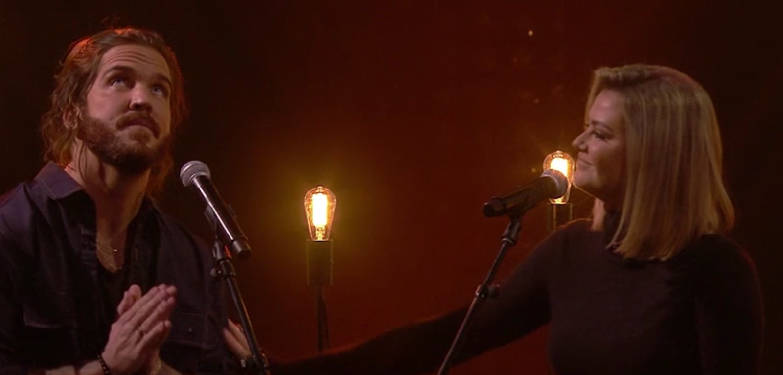 Claude Bégin et Clodelle nous offrent un moment bouleversant en hommage à Karim Ouellet, leur grand complice