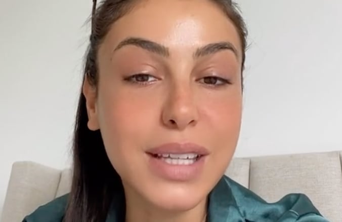 Rym d'Occupation Double se fait harceler par un homme littéralement obsédé par elle