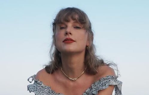 Taylor Swift encourage une compagnie québécoise dans son nouveau vidéoclip
