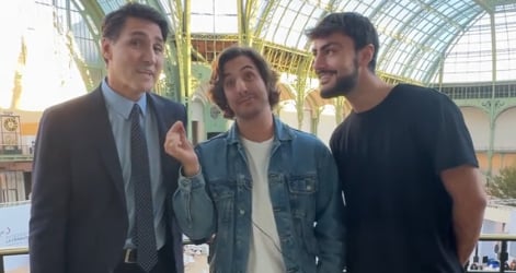 Justin Trudeau s'amuse à traduire des mots en québécois avec deux tiktokeurs français