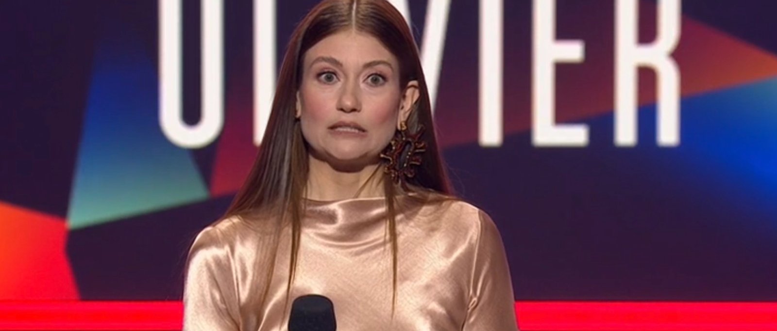 Katherine Levac y va de la blague de l'année dans le numéro d'ouverture du Gala Les Olivier