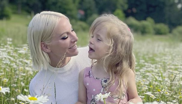 Marie-Mai prend une adorable photo avec sa fille Gisèle et elle a tellement grandi
