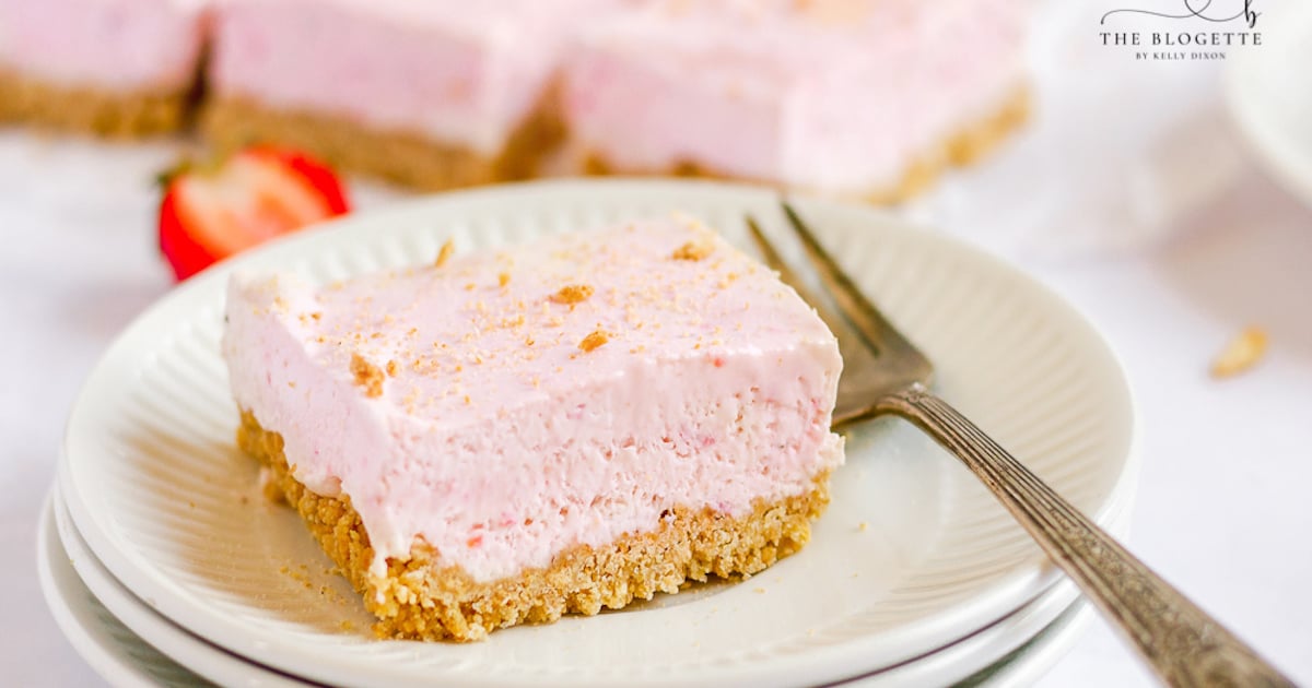 Divines barre de cheesecake à la fraise sans cuisson