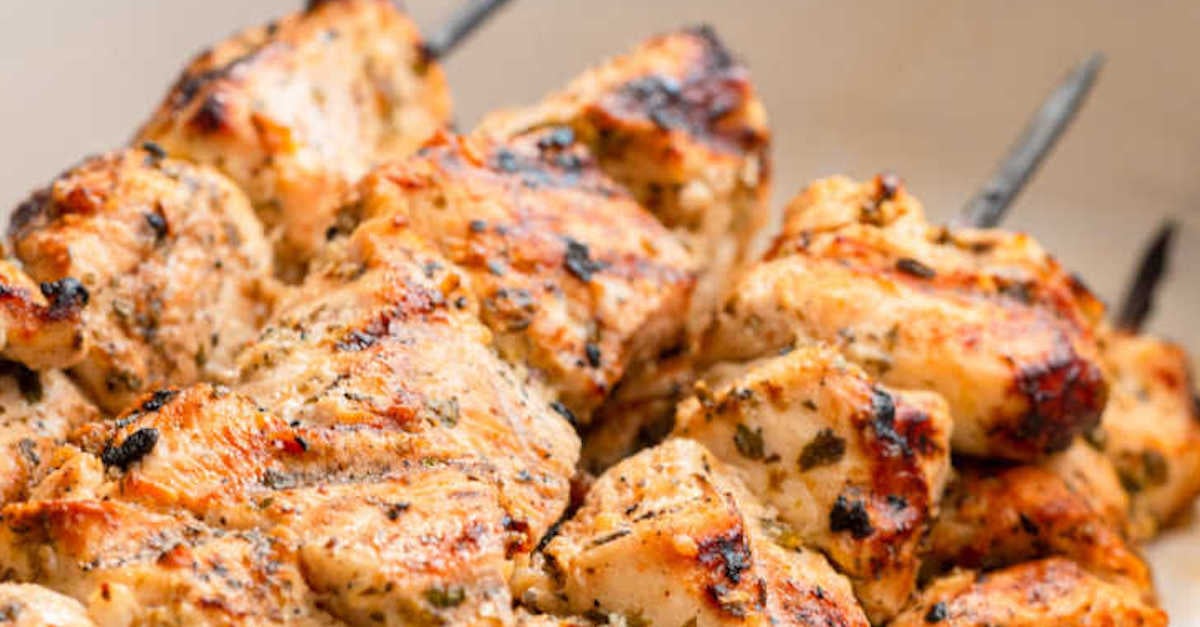 Savoureuses brochettes de poulet à la grecque