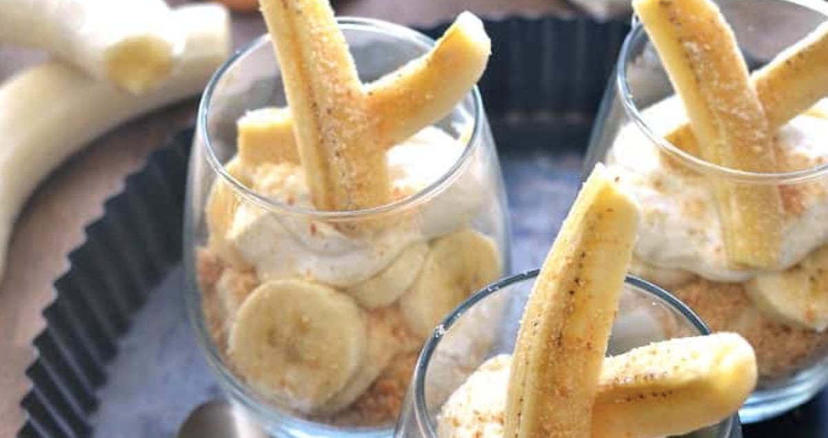 Délicieux parfaits au gâteau au fromage à la crème de banane 