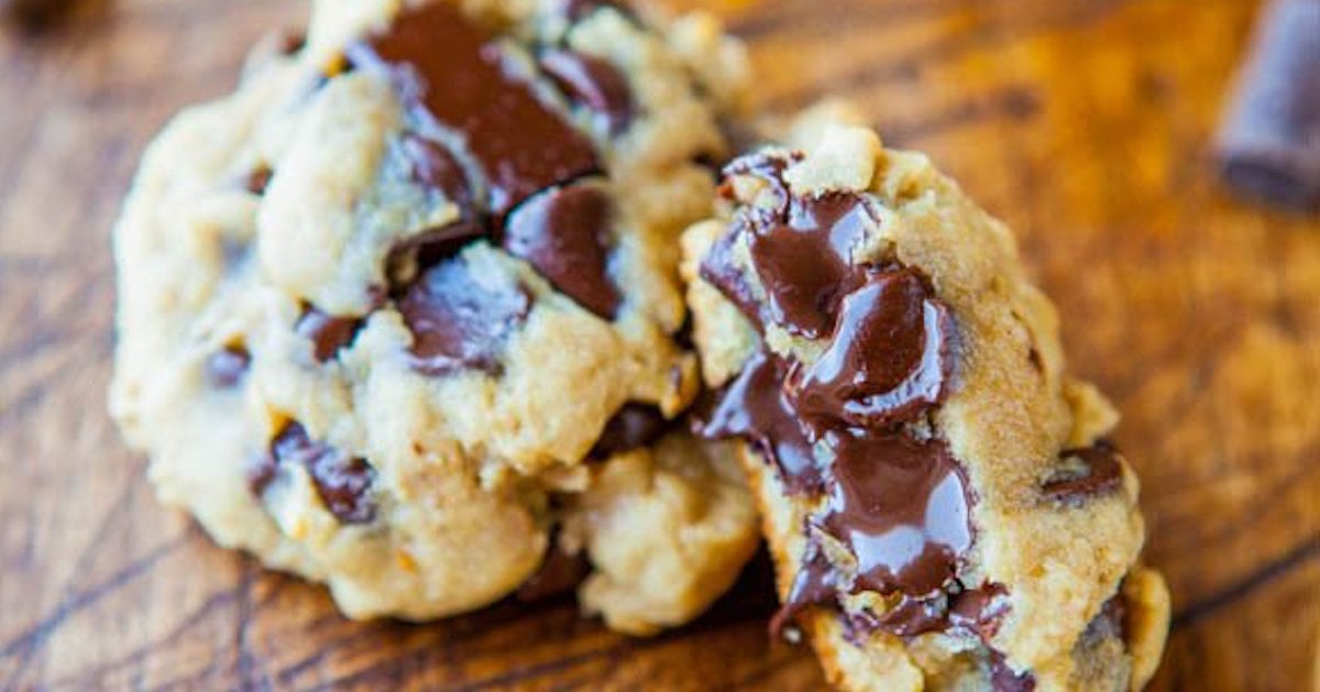 Le fromage à la crème peut élever vos biscuits aux pépites de chocolat à un autre niveau. Voici une recette facile!