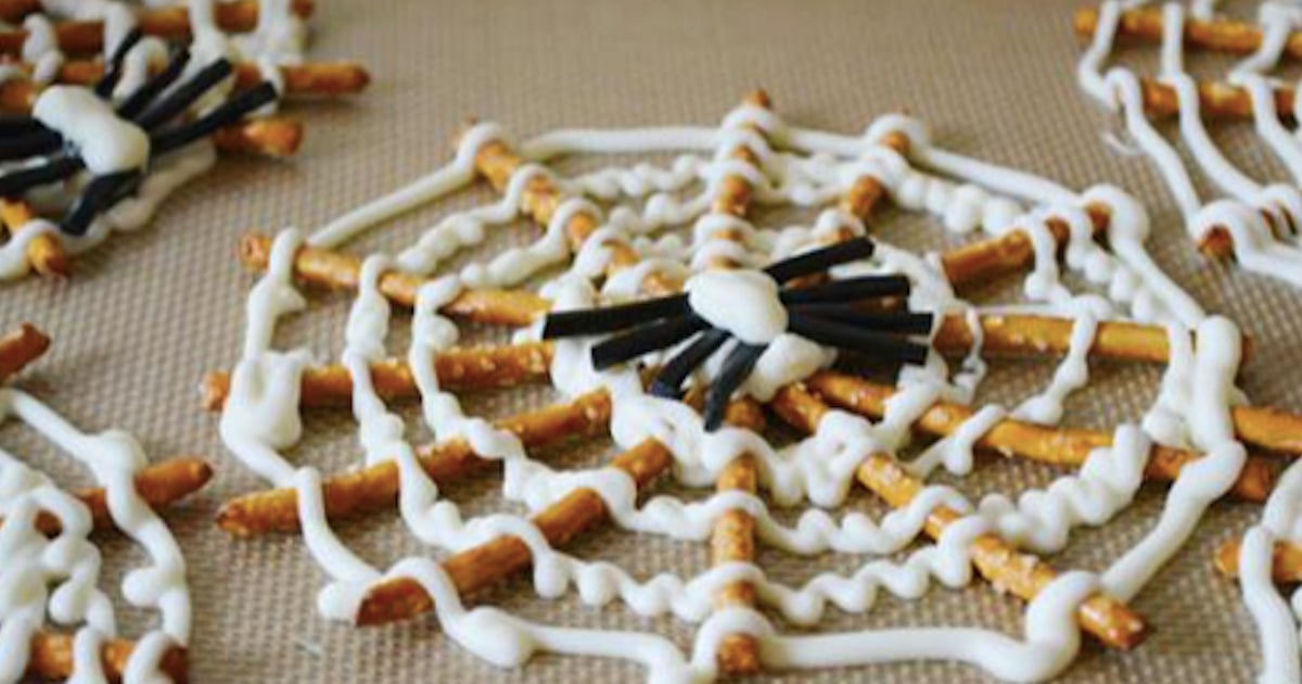 Comment faire des toiles d'araignées bretzels-chocolat