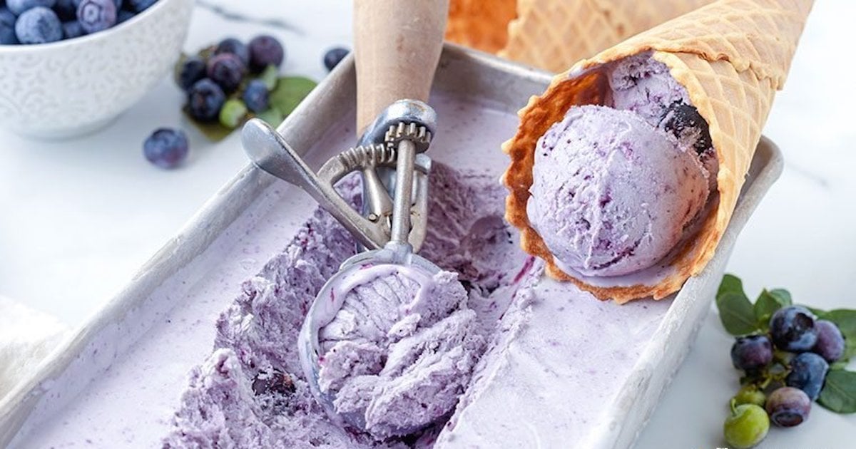 Un pur délice estival: la crème glacée aux bleuets maison