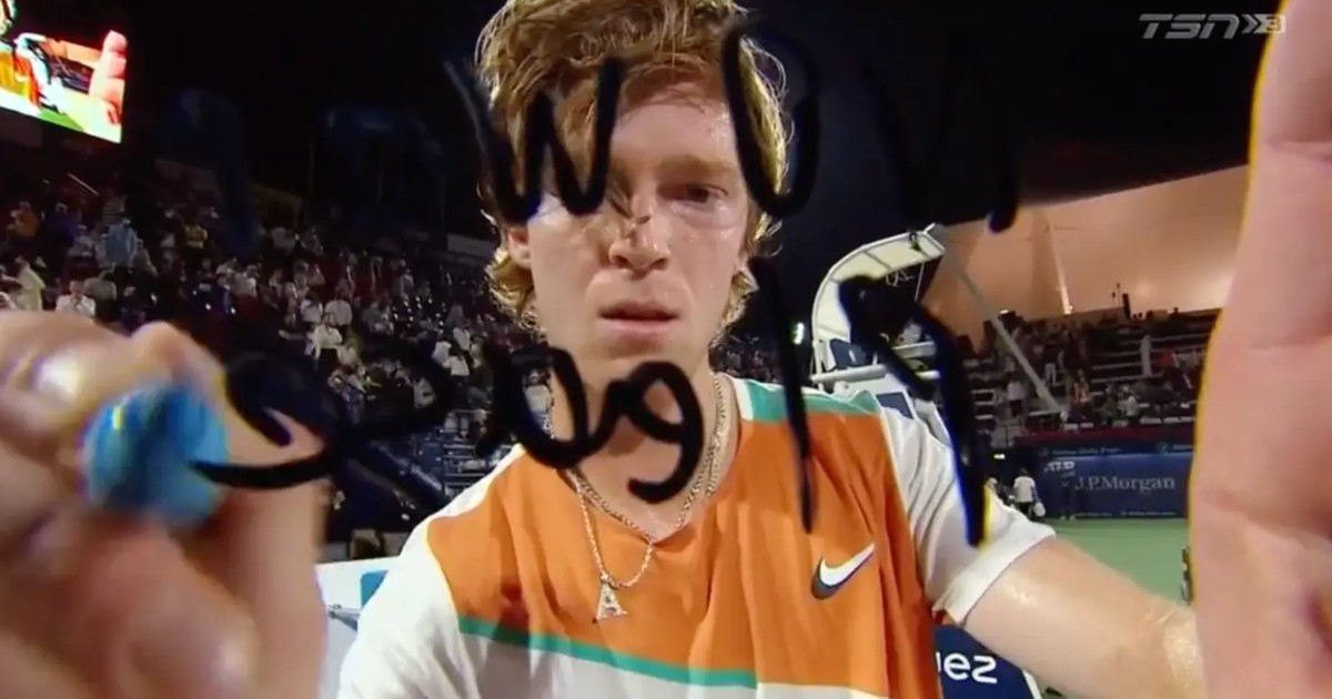 Un joueur de tennis russe lance un message à Vladimir Poutine après sa victoire à Dubaï