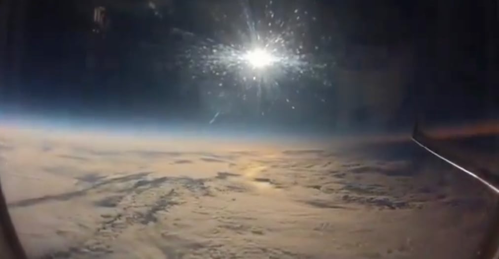 Voici à quoi ressemblait l'éclipse solaire vue d'un avion 